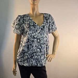 Vince Camuto Abstract Print Top In Antarctica Puff Short Sleeve Sparkle Silver M